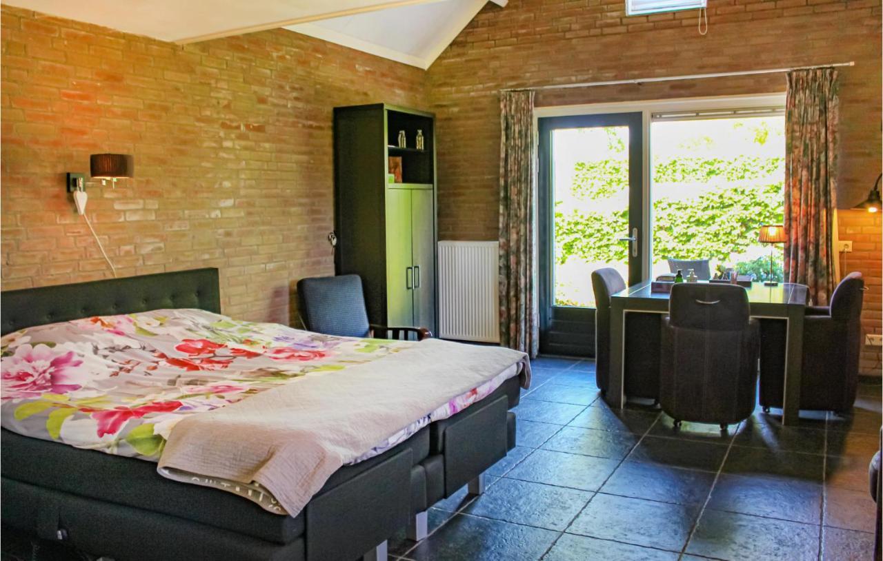 Awesome Home In Udenhout With Wifi 外观 照片