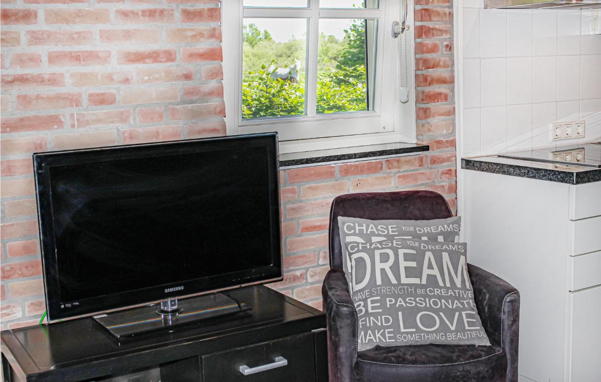 Awesome Home In Udenhout With Wifi 外观 照片